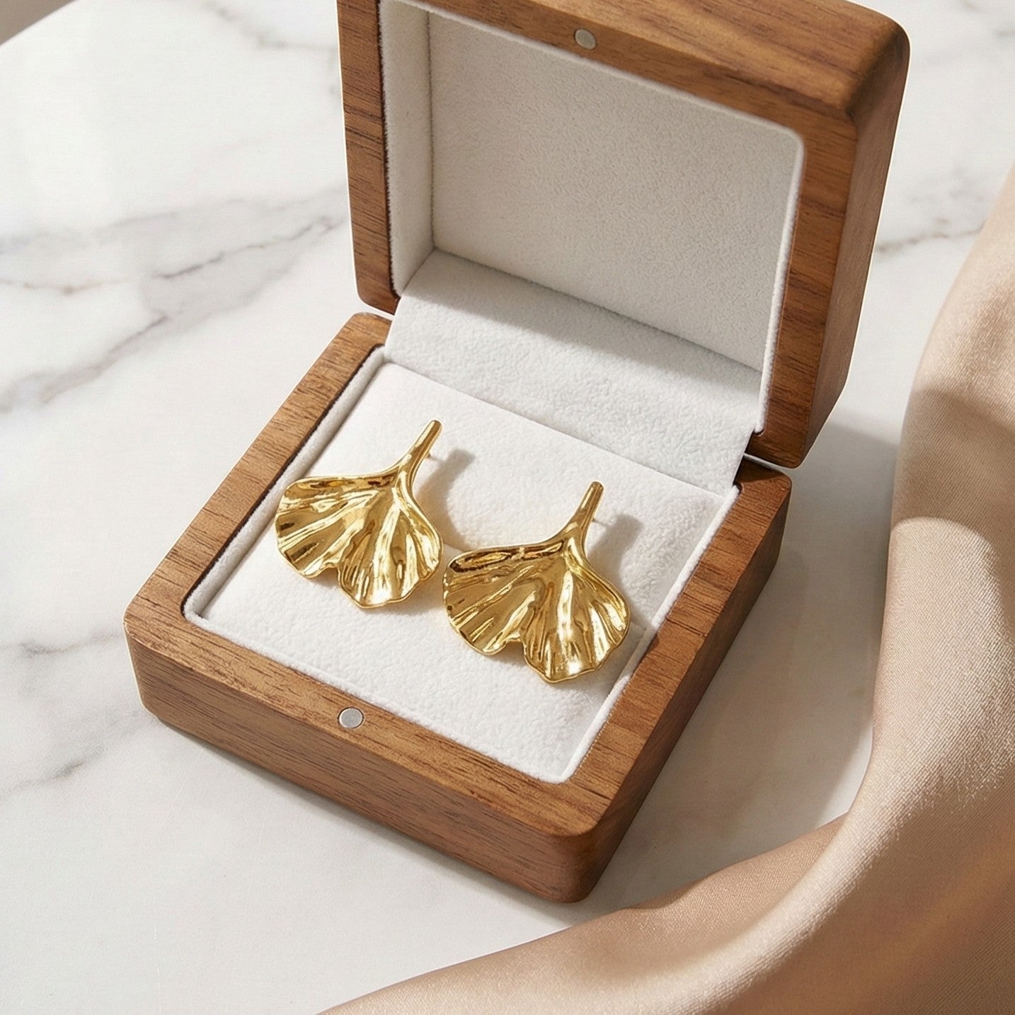 Ginkgo Leaf Studs