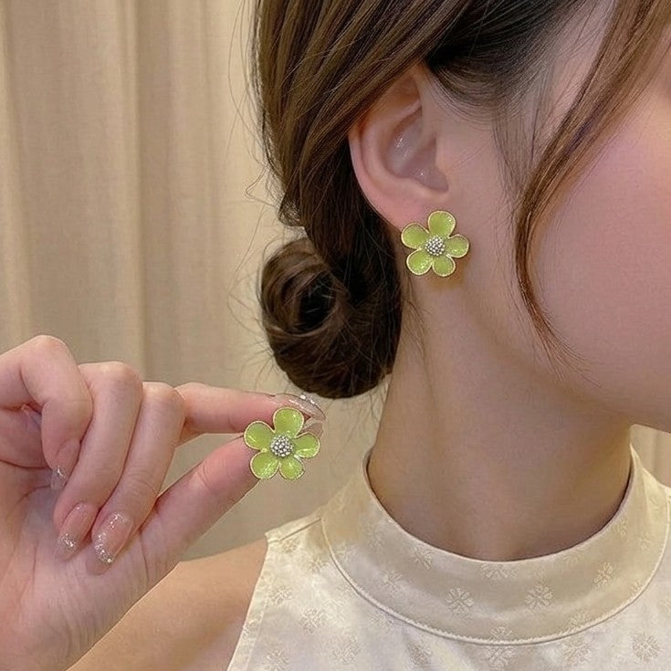 Meadow Daisy Studs