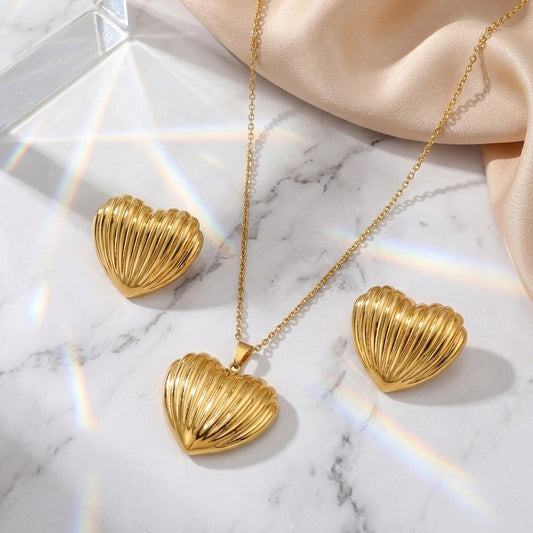 Golden Ribbed Heart Set