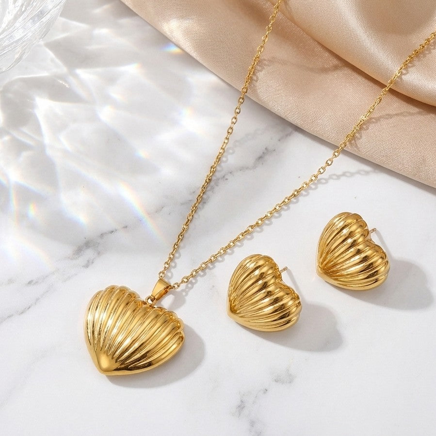 Golden Ribbed Heart Set