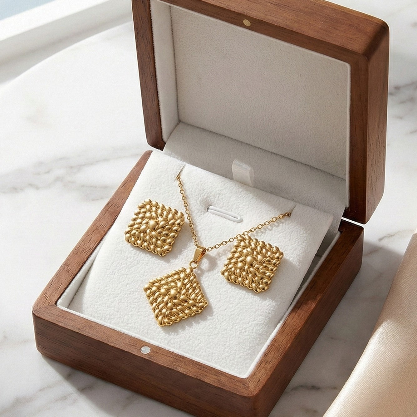 Golden Weave Luxe Set
