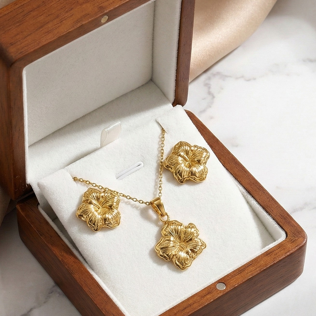 Golden Hibiscus Bloom Set