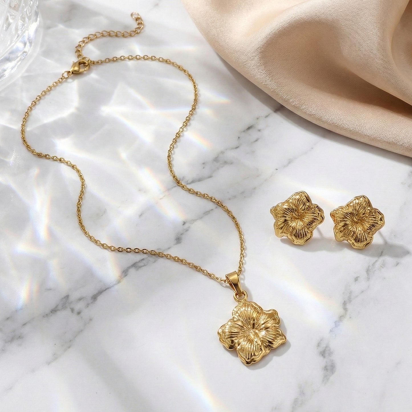 Golden Hibiscus Bloom Set