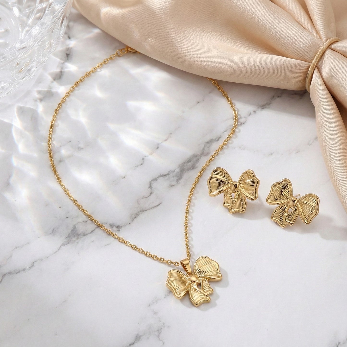 Golden Bow Grace Set