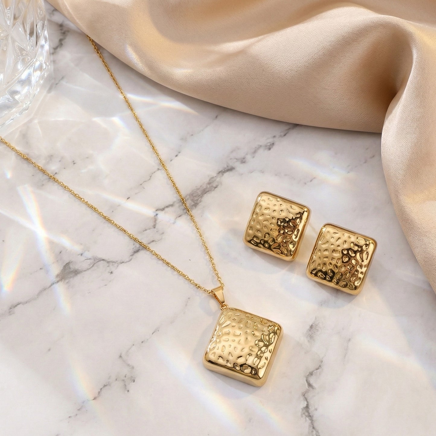 Golden Regal Square Set