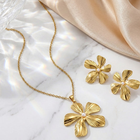 Gilded Petal Pearl Set