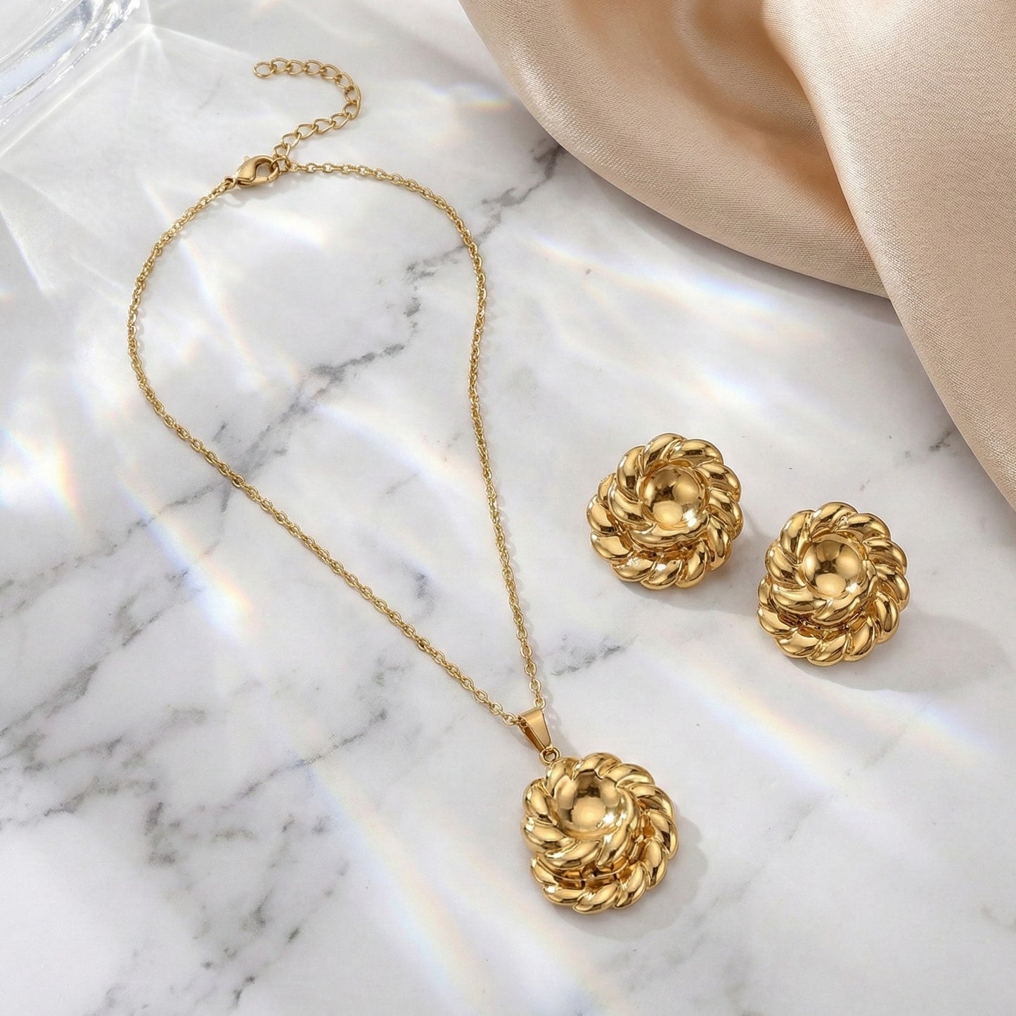Regal Twist Gold Set