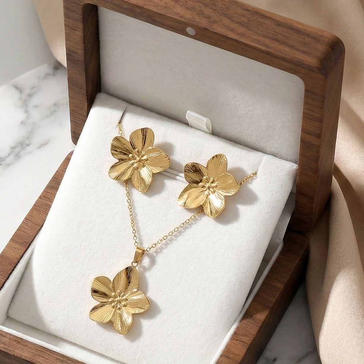 Aurora Bloom Gold Set