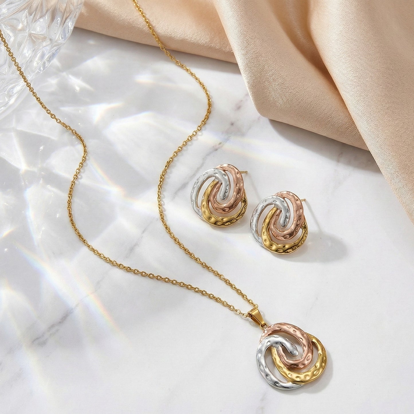Trinity Knot Gold Set
