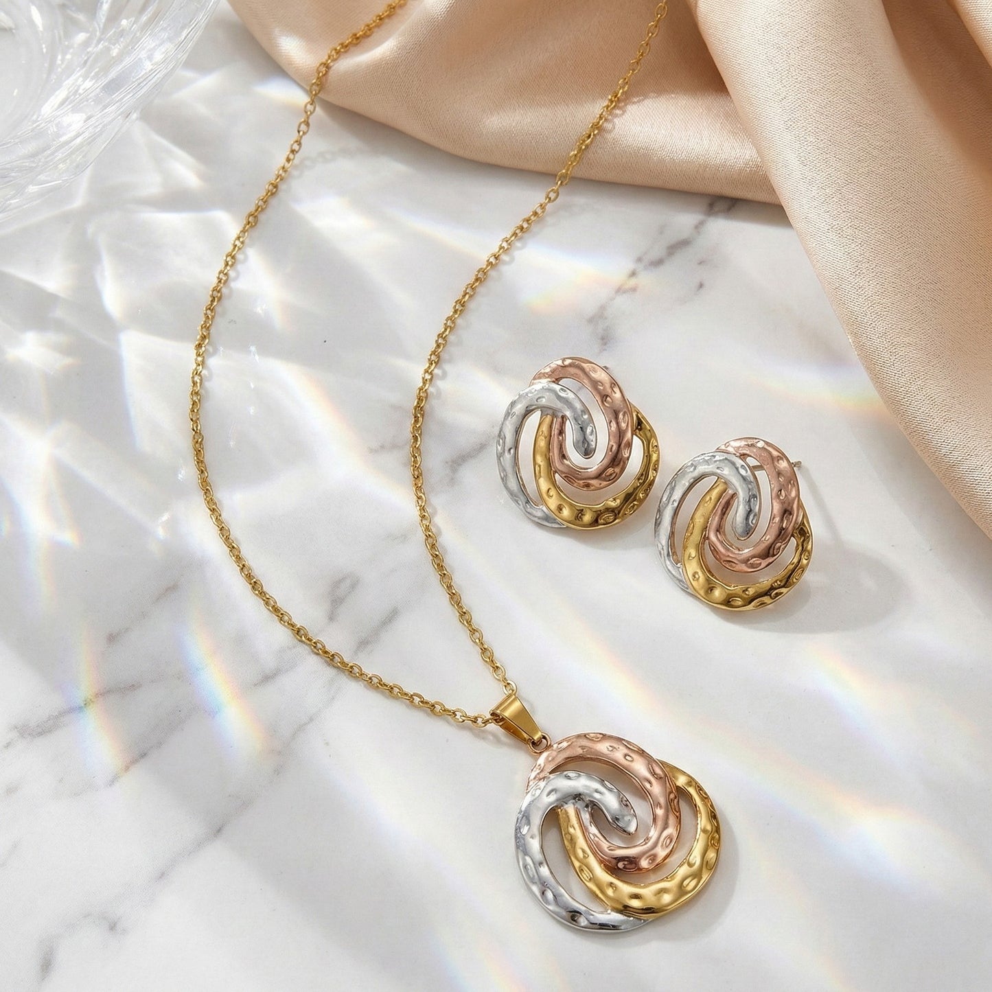 Trinity Knot Gold Set