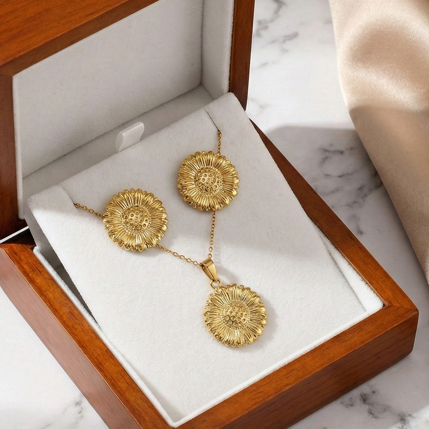 Sunbloom Radiance Gold Set