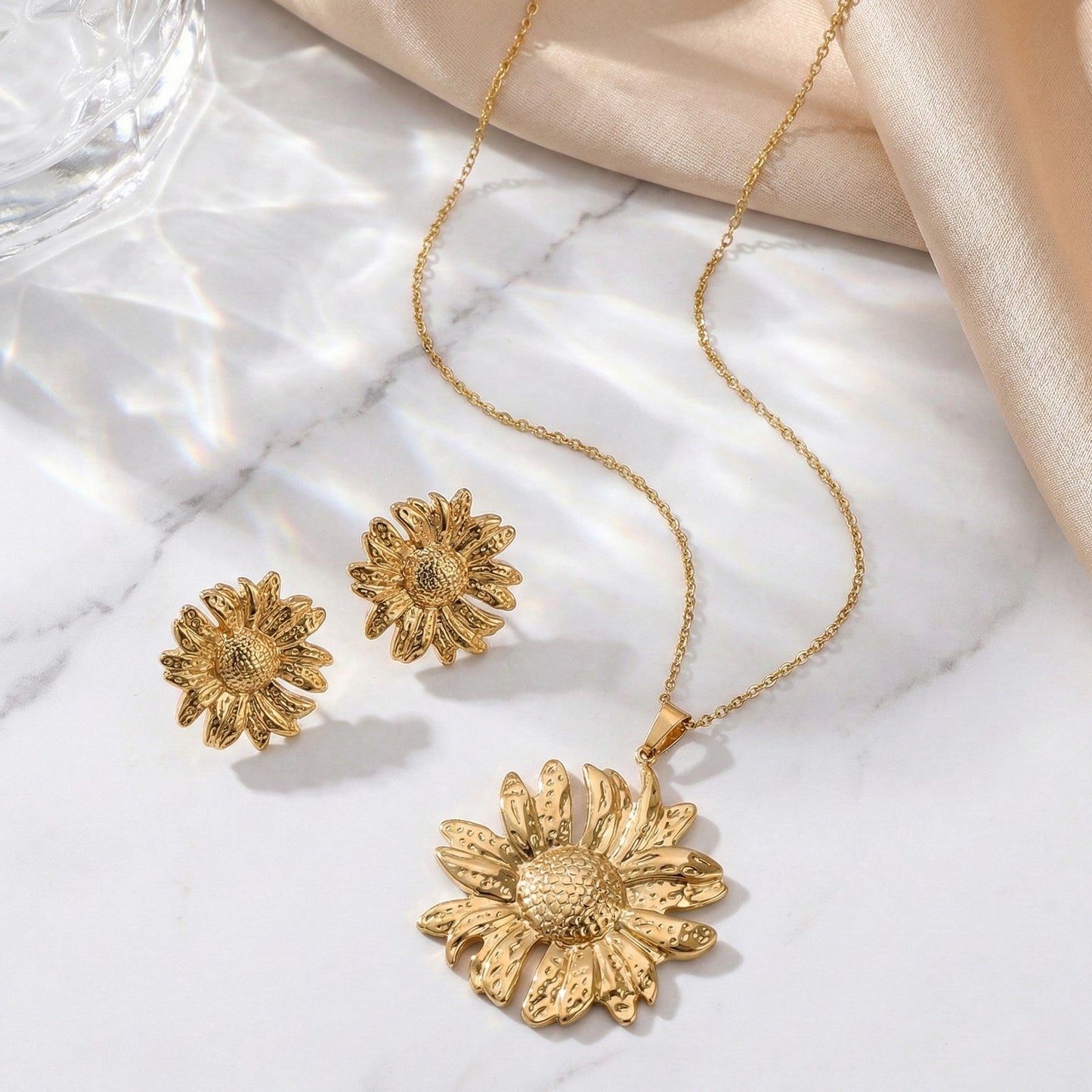 Radiant Petal Gold Set