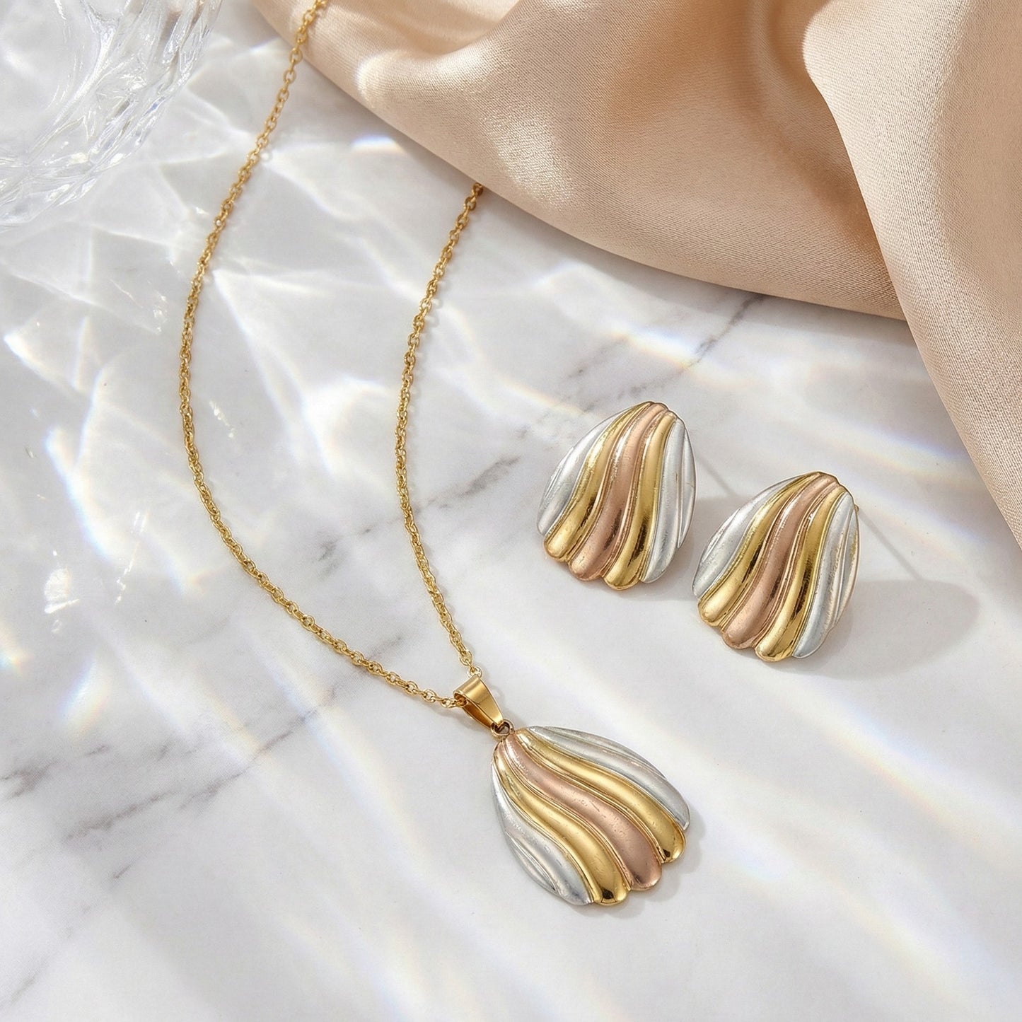 Trinity Shell Gold Set