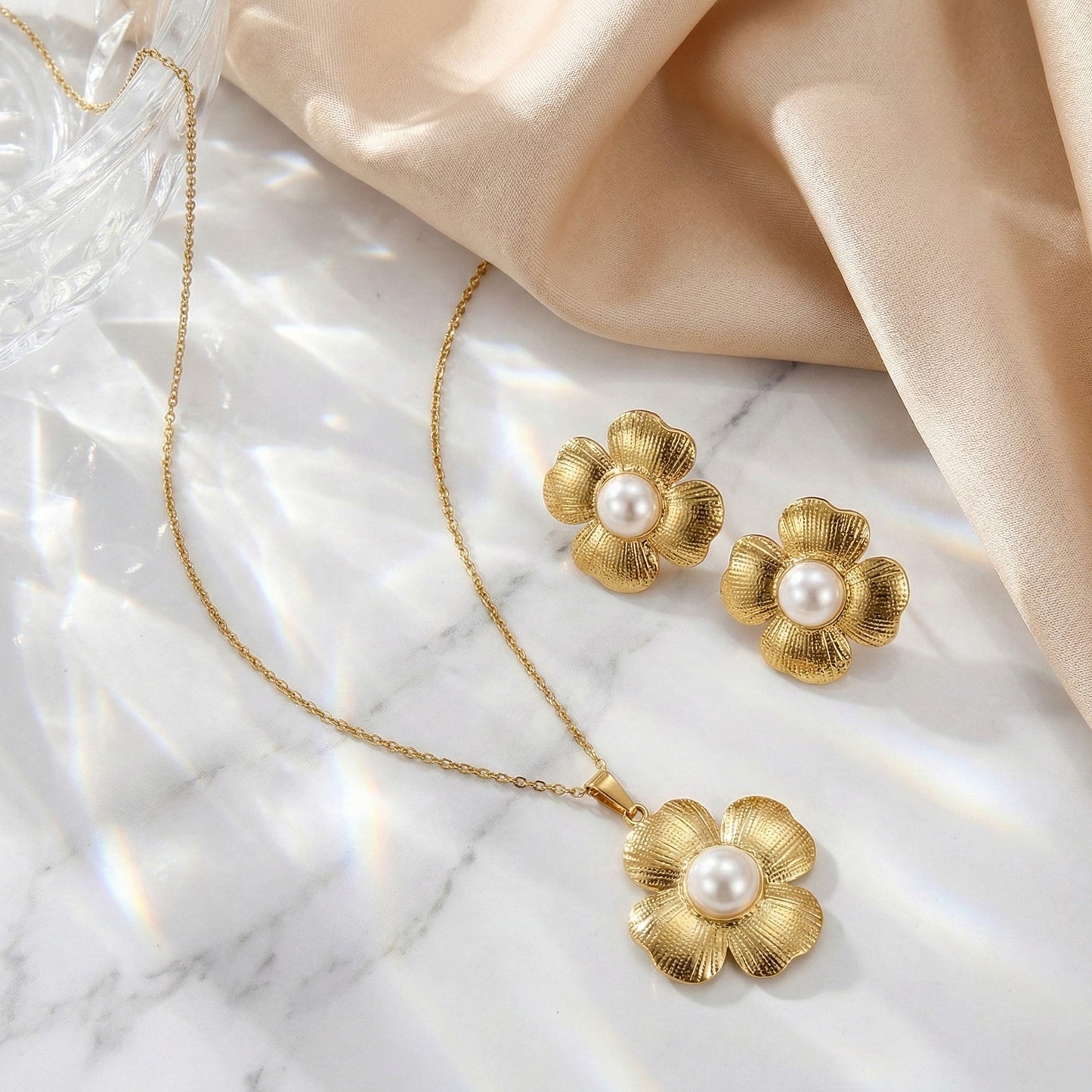Soft Radiance Gold Set