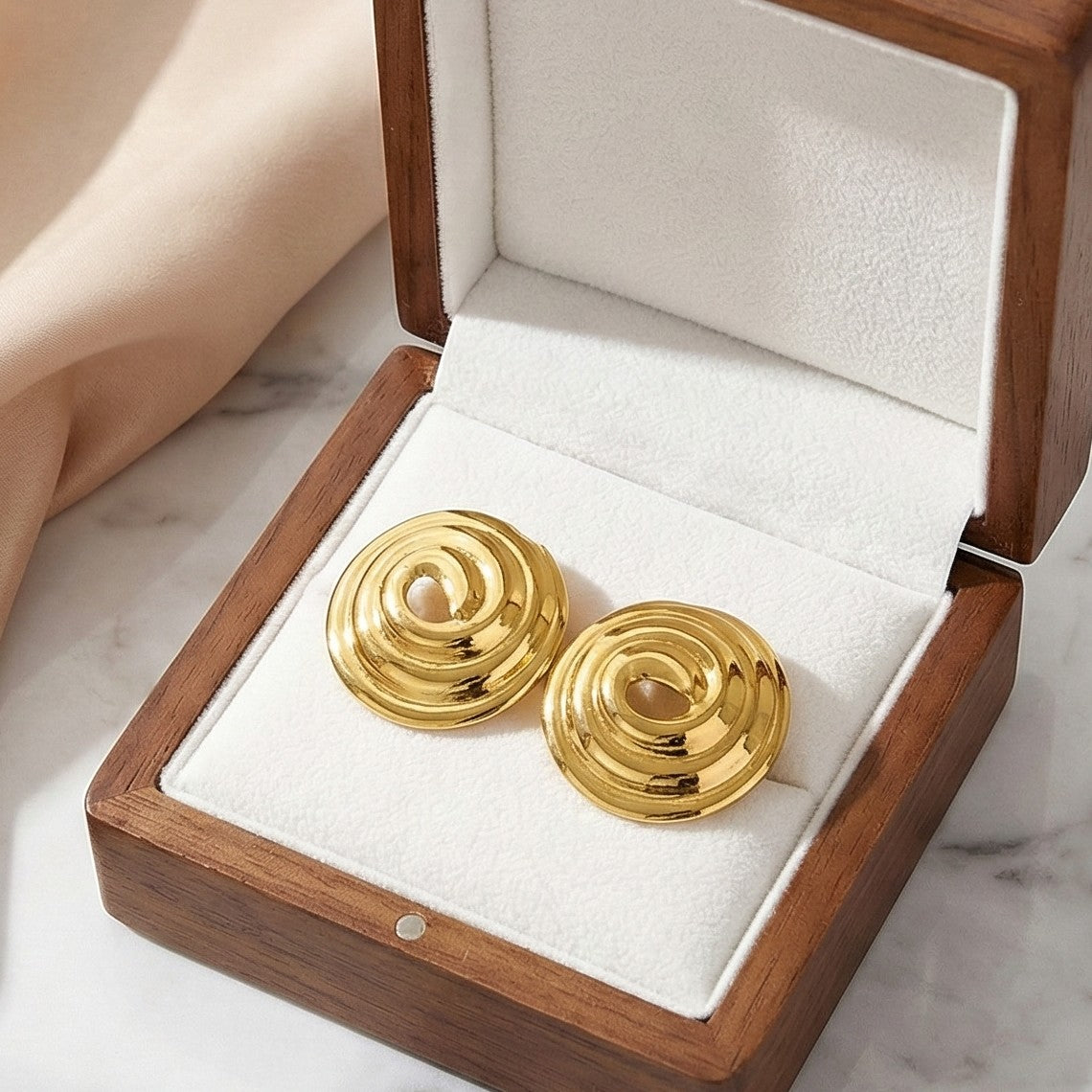 Liquid Halo Studs