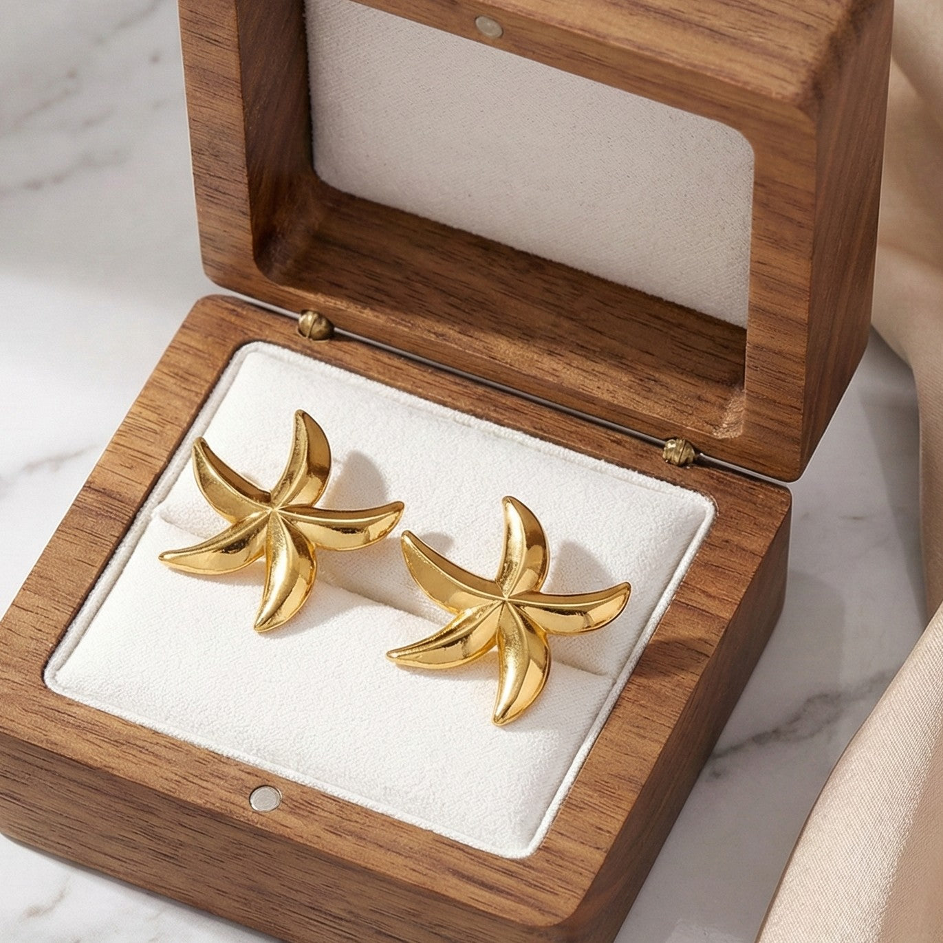 Aurelia Star Studs