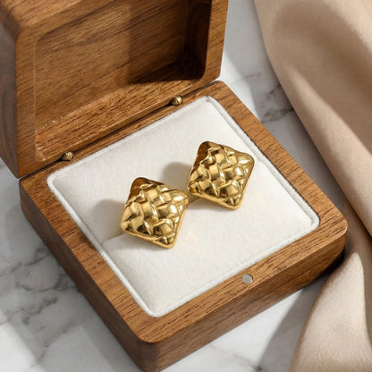Golden Lattice Studs