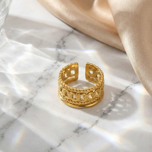 Golden Link Ring