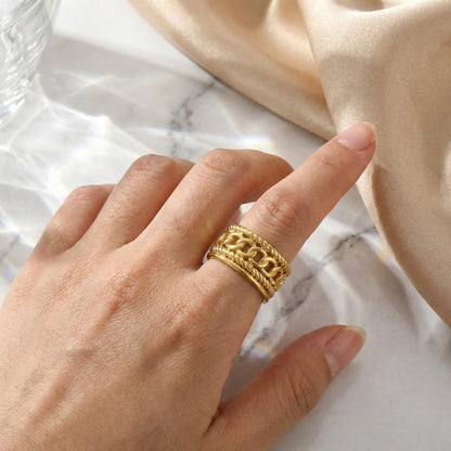 Golden Link Ring