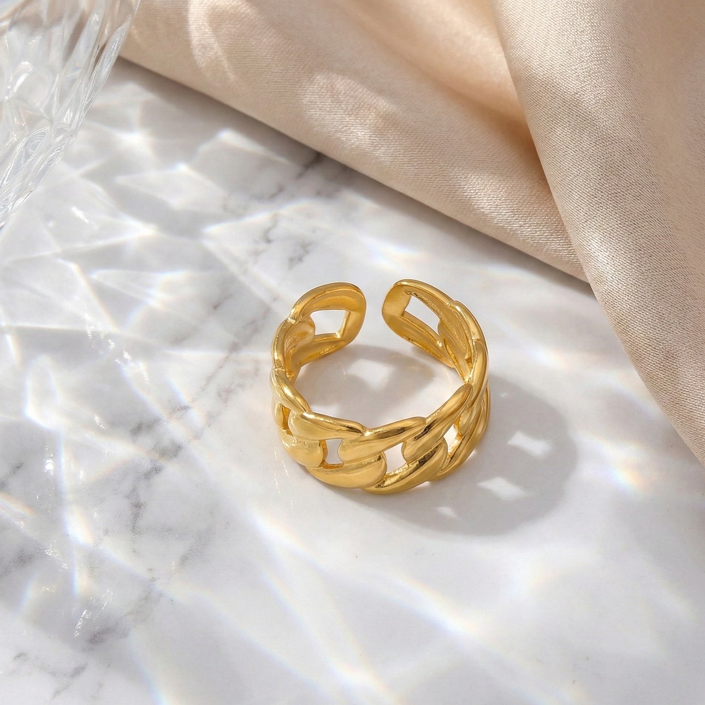 Interlink Luxe Ring