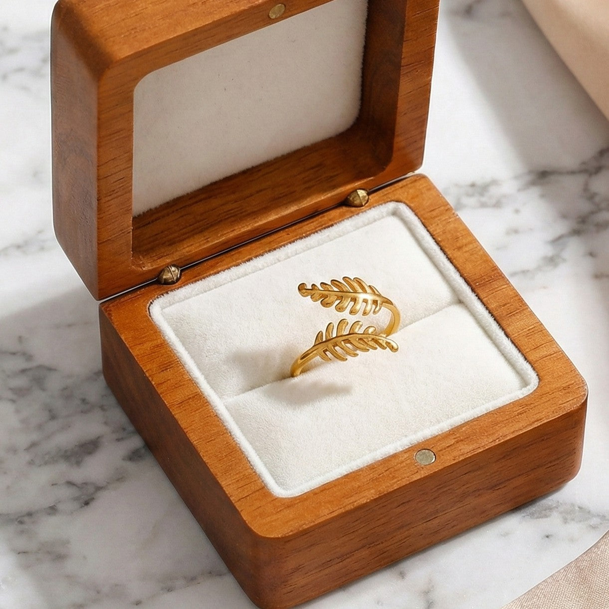 Aurelia Leaf Ring