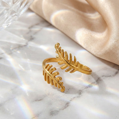 Aurelia Leaf Ring