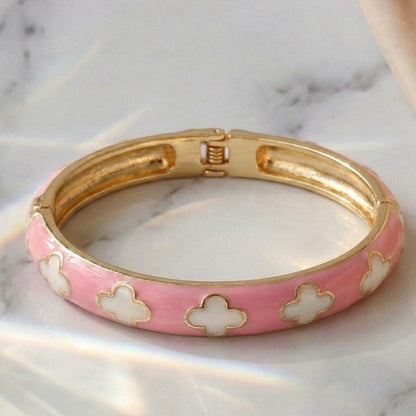 Regal Clover Bangle