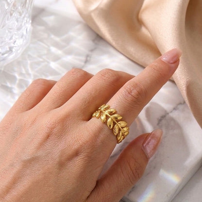 Oliva Crown Ring