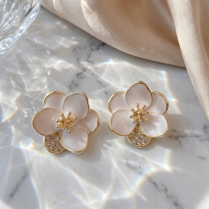 Lumi Gleam Studs