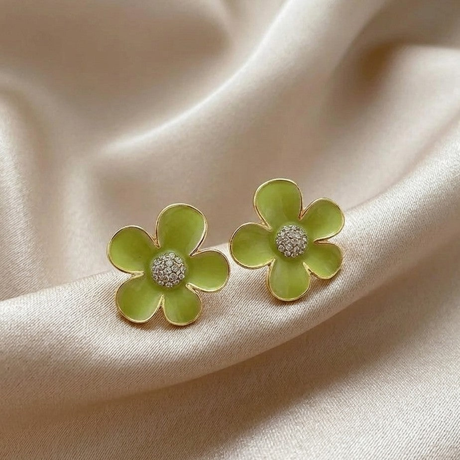 Meadow Daisy Studs