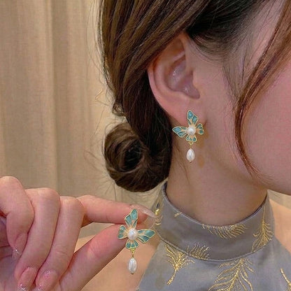 Flutter Pearl Drops