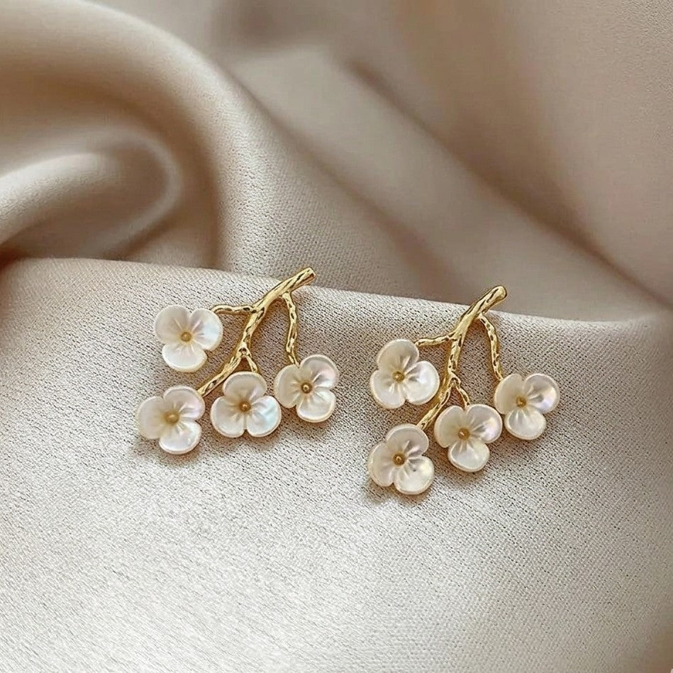 Moon Vine Studs