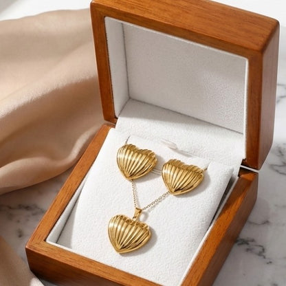 Golden Ribbed Heart Set